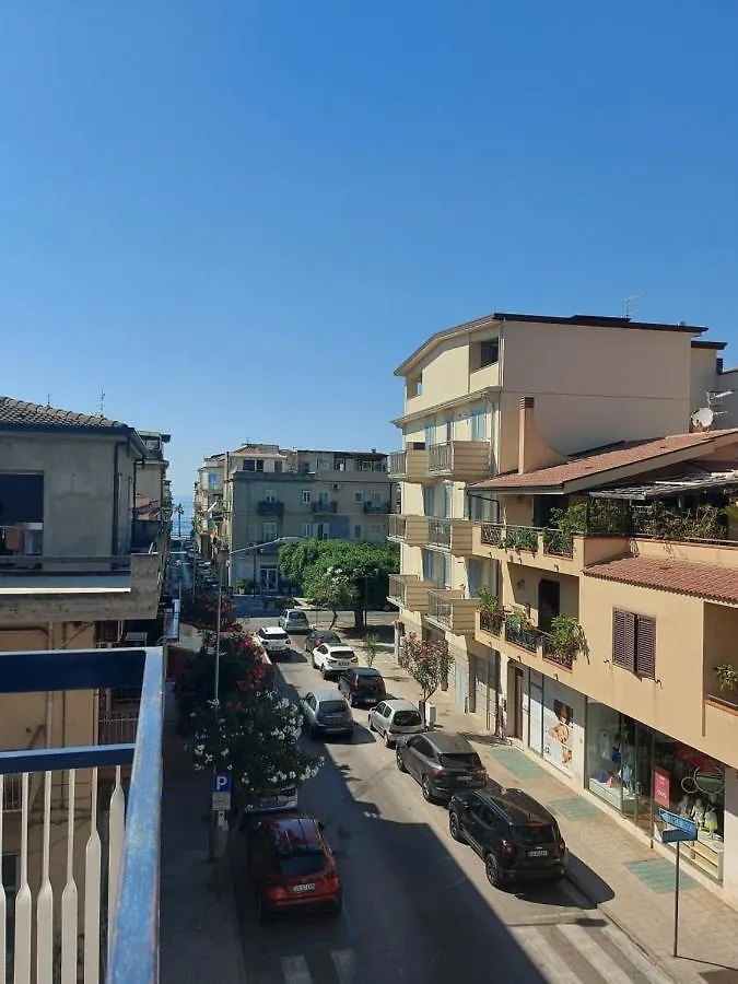 Apartamento Appartamento In Pieno Centro A Capo dʼOrlando